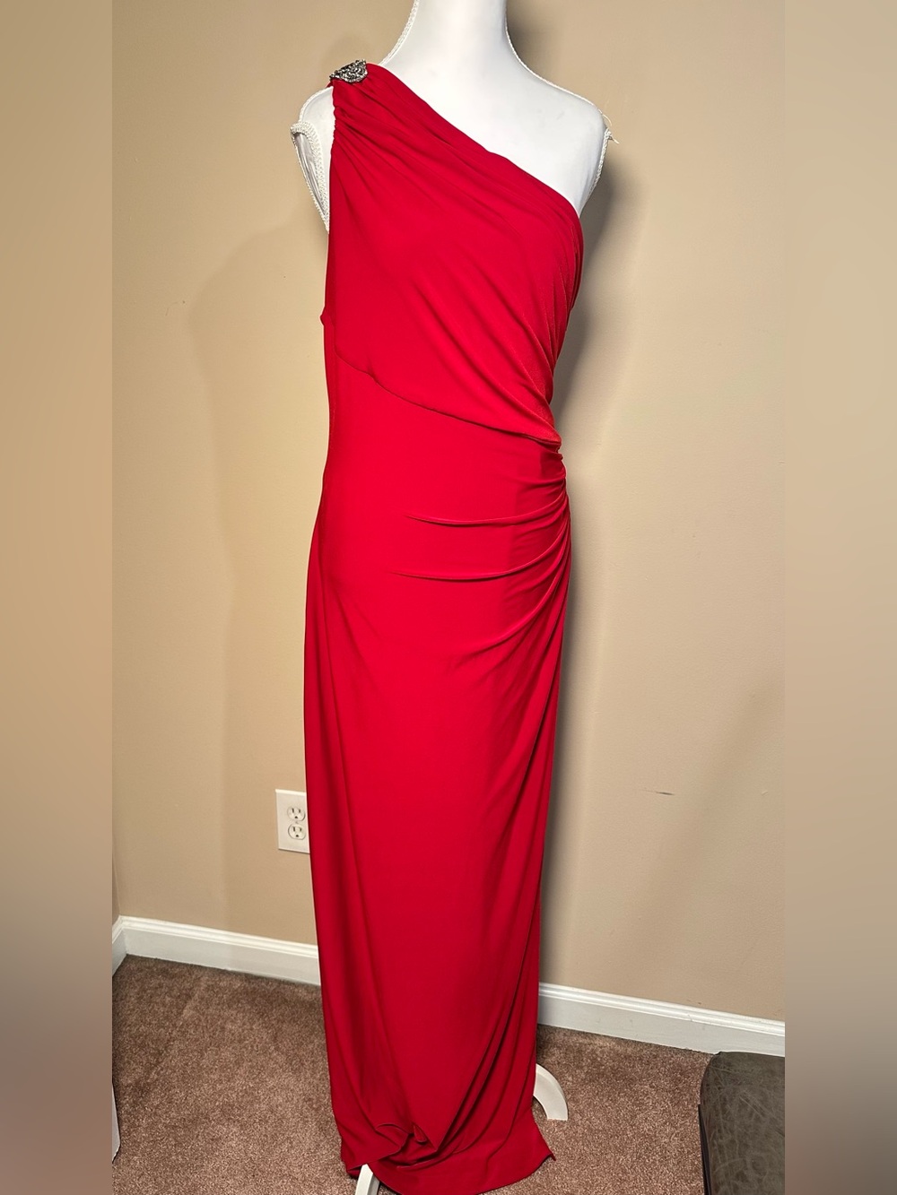 Lauren Ralph Lauren One-Shoulder Red Ruched Gown